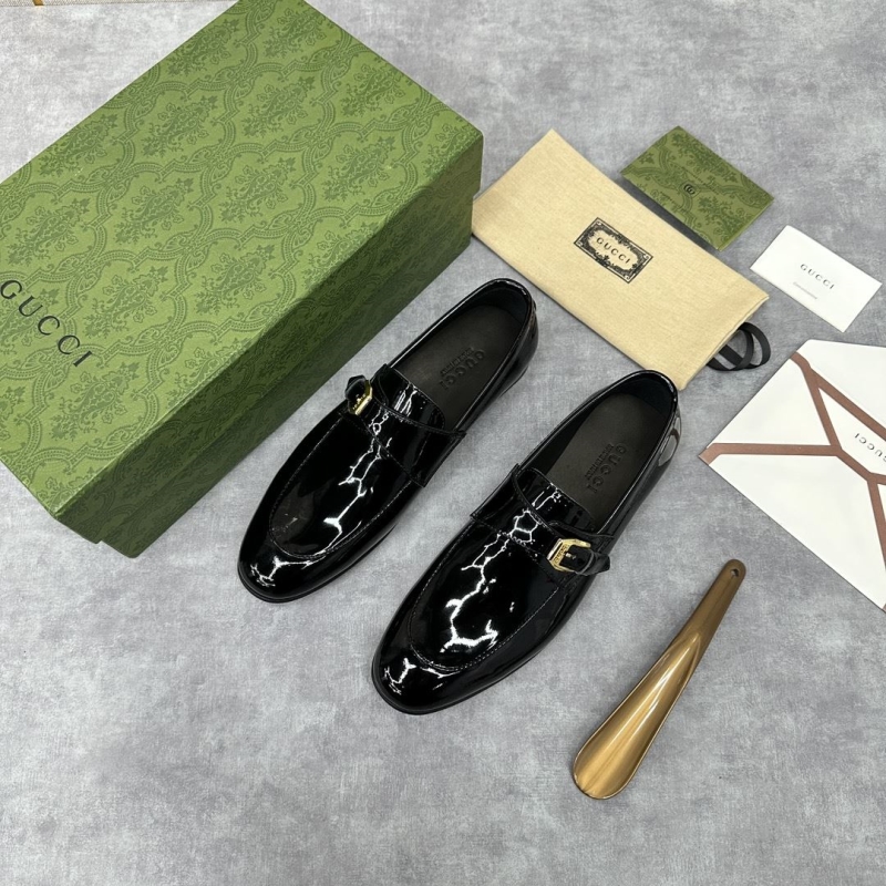 G*u*i leather shoes